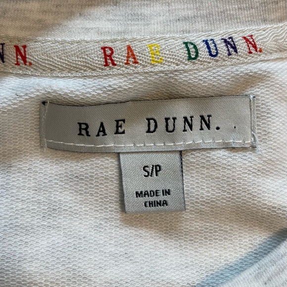☘️NWT! Rae Dunn "LOVE IS LOVE" Sweatshirt - Picture 4 of 6